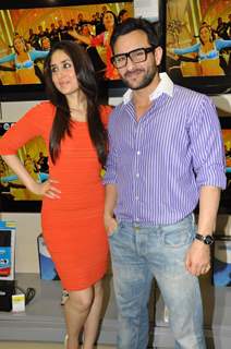 Saif and Kareena promote 'Agent Vinod' at Reliance Digital Store Phoenix Marketcity Mall, Kurla in Mumbai