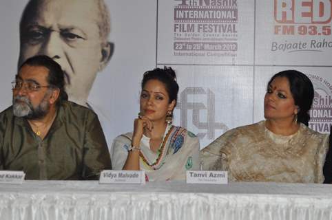 Jaaved Jaaferi, Prahlad Kakkar, Vidya Malvade, Baba Azmi & Tanvi Azmi at the launch of 4th Nashik International Film Festival