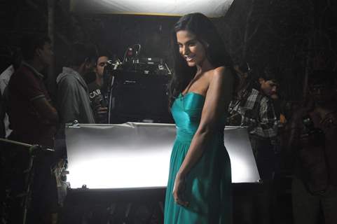 Veena Malik On Location of Movie 'Mumbai 125 Kms'