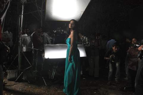 Veena Malik On Location of Movie 'Mumbai 125 Kms'