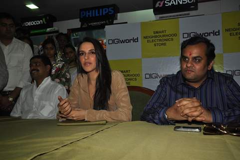 Neha Dhupia Launches Videocon Group's DIGI WORLD show room in Boisar, Thane