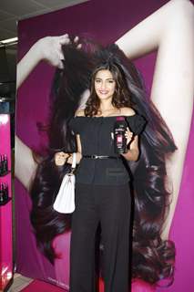 Sonam Kapoor launches L’oreal Paris new product Fall Repair 3X at BIG BAZAAR in Mega Mall, Mumbai