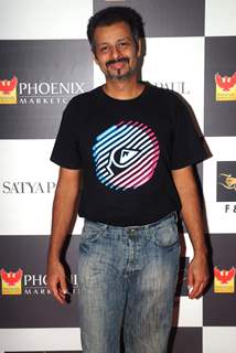 Atul Ruia at Phoenix Marketcity,Kurla with Satya Paul’s creations on India’s 20 most beautiful girls