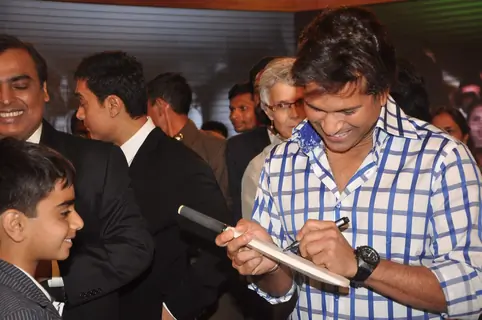 Mukesh Ambani, Aamir Khan and Sachin Tendulkar at CNN IBN Heroes Event 2012