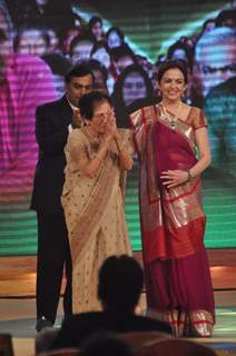 Mukesh Ambani and Nita Ambani at CNN IBN Heroes Event 2012