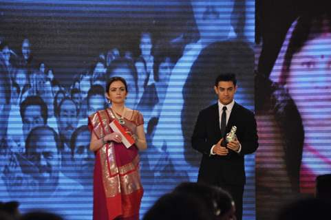 Neeta Ambani and Aamir Khan at CNN IBN Heroes Awards