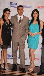 Akshay Kumar, Asin and Zarine Khan at Times Now 'The Foodie Awards'