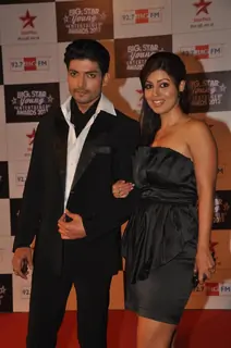 Gurmeet Choudhary & Debina Bonnerjee at BIG STAR Young Entertainer Awards 2012