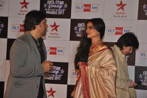 Rekha & Govinda at BIG STAR Young Entertainer Awards 2012