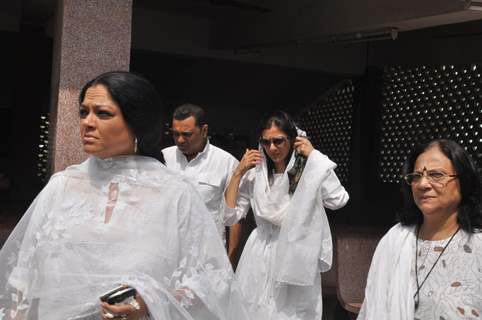 Tanvi Azmi and Tabu at Mona Kapoor's funeral at Pawan Hans