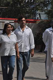 Kishan Kumar at Mona Kapoor's funeral at Pawan Hans