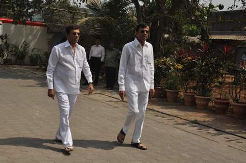 Abbas Mastan at Mona Kapoor's funeral at Pawan Hans