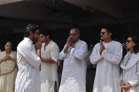 Boney Kapoor, Anil Kapoor and Abhishek Bachchan at Mona Kapoor's funeral at Pawan Hans