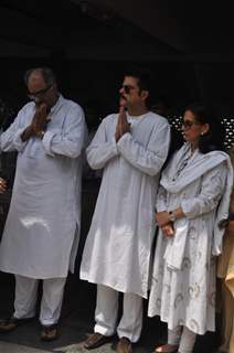 Anil Kapoor and Boney Kapoor at Mona Kapoor's funeral at Pawan Hans