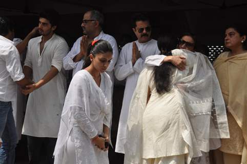 Anil Kapoor, Boney Kapoor and Arjun Kapoor at  Mona Kapoor's funeral at Pawan Hans