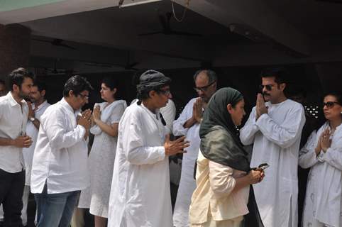 Boney Kapoor, Anil Kapoor and Ranjit at Mona Kapoor's funeral at Pawan Hans