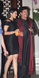 Sonakshi Sinha and Shatrughan Sinha at Mukesh Ambani's bash for Sachin Tendulkar