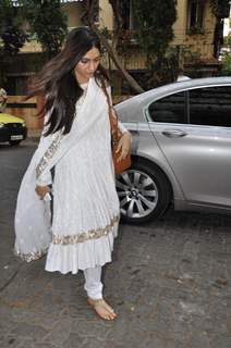 Sonam Kapoor at chautha of Mona Kapoor