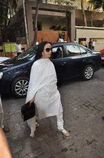 Ila Arun at chautha of Mona Kapoor