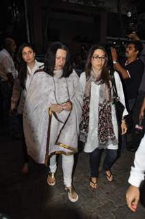 Kareena Kapoor, Babita and Karishma Kapoor at chautha of Mona Kapoor