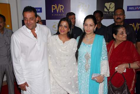 Sanjay Dutt, Manyata Dutt and Pratibha Advani at premiere of film Parinda at PVR