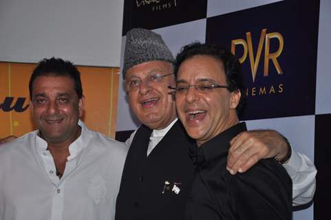 Sanjay Dutt, Farooq Abdulla and Vidhu Vinod Chopra at premiere of film Parinda at PVR