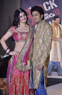 Zarine Khan and Ritesh Deshmukh of Housefull 2 at fashion show