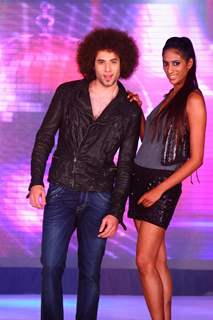 Cast of 'Housefull 2' walks the ramp for Aki Narula