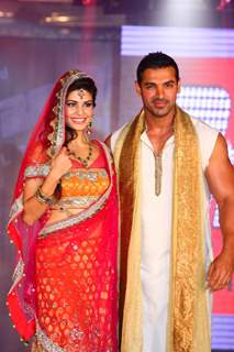 Cast of 'Housefull 2' walks the ramp for Aki Narula