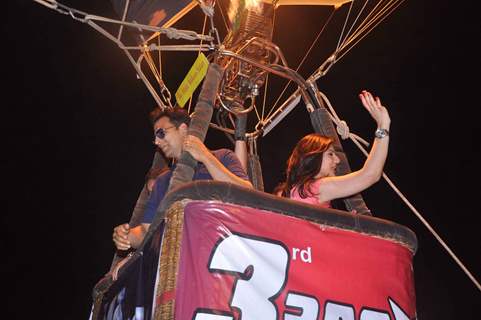 Akshay Kumar and Zarine Khan at air balloon music promotion of Housefull 2