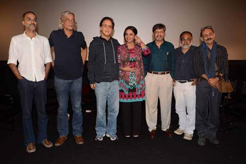 Vidhu Vinod Chopra,Shabana Azmi,Sudhir Mishra,Ramesh Sippy & Amol Palekar at Khamosh film screening