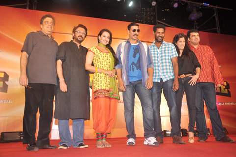 Akshay Kumar and Sonakshi Sinha at Rowdy Rathore music launch in Mumbai. .