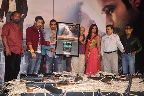 Bollywood star Emraan Hashmi along with director Kunal Deshmukh and actress Esha Gupta launched the music of their forthcoming film 'Jannat 2' in Mumbai. .