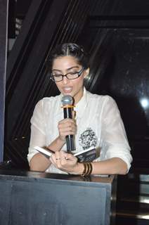 Sonam Kapoor launches Khalid Mohamed's book Two Mothers and Other Stories at Tryst Lounge in Phoenix Mills, Mumbai