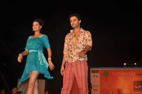 Jasveer Kaur and Amit Dholawat at GR8! Fashion Walk for the Cause Beti by Television Sitarre