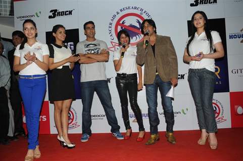 Special charity screening of 'Housefull 2' for Cancer Aid Foundation