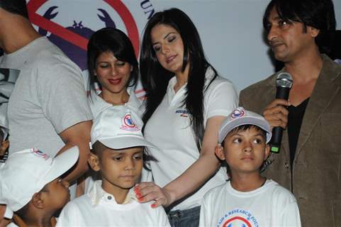 Special charity screening of 'Housefull 2' for Cancer Aid Foundation