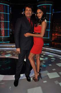 Veena Malik on the sets of 'Movers N Shakers'