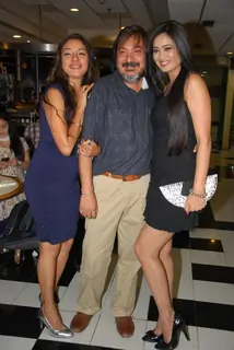 Shweta Tiwari, Rupali Ganguly with Tony Singh at Tony and Deeya Singh's bash at The Club