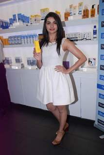 Prachi Desai launches Neutrogena products