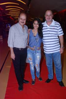 Anupam Kher at Chhodo Kal Ki Baatein film premiere in Cinemax, Mumbai. .