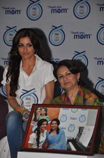 Soha Ali Khan with mother Sharmila Tagore at Launch of P&G's 'Thank You Mom'