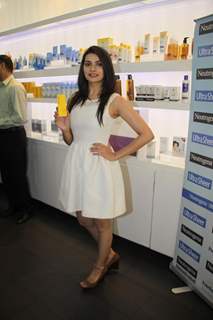 Prachi Desai launches Neutrogena's products