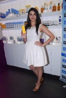 Prachi Desai launches Neutrogena's products