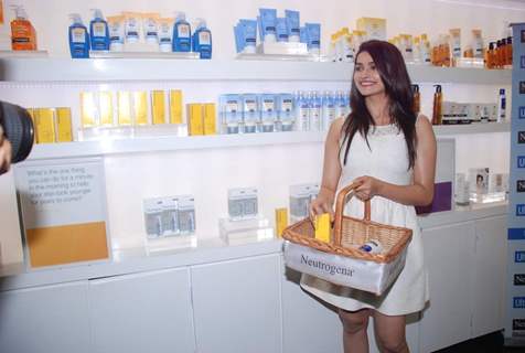 Prachi Desai launches Neutrogena's products