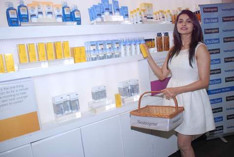 Prachi Desai launches Neutrogena's products