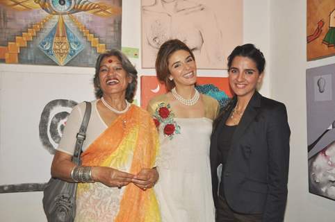 Rageshwari, Shruti Seth at Artist Punam Salecha's Lotus Art Exhibition Show at Museum Gallery in Mumbai