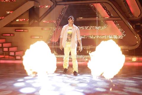 Akshay Kumar promotes Rowdy Rathore on Dance India Dance Season 3 sets at Famous Studios in Mahalaxmi, Mumbai