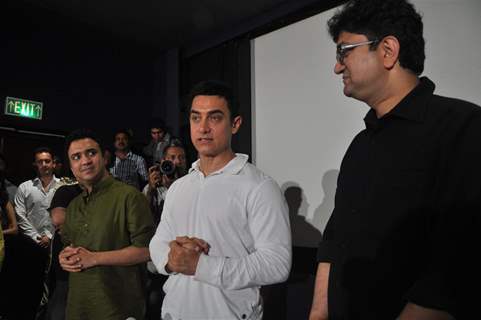 Aamir Khan during his first Television Reality Show unveiled with the song of “Satyamev Jayate Satyamev Jayate”