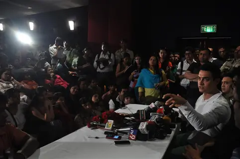 Aamir Khan during his first Television Reality Show unveiled with the song of “Satyamev Jayate Satyamev Jayate”